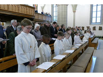 Feier der 1. Heiligen Kommunion in Sankt Crescentius (Foto: Karl-Franz Thiede)